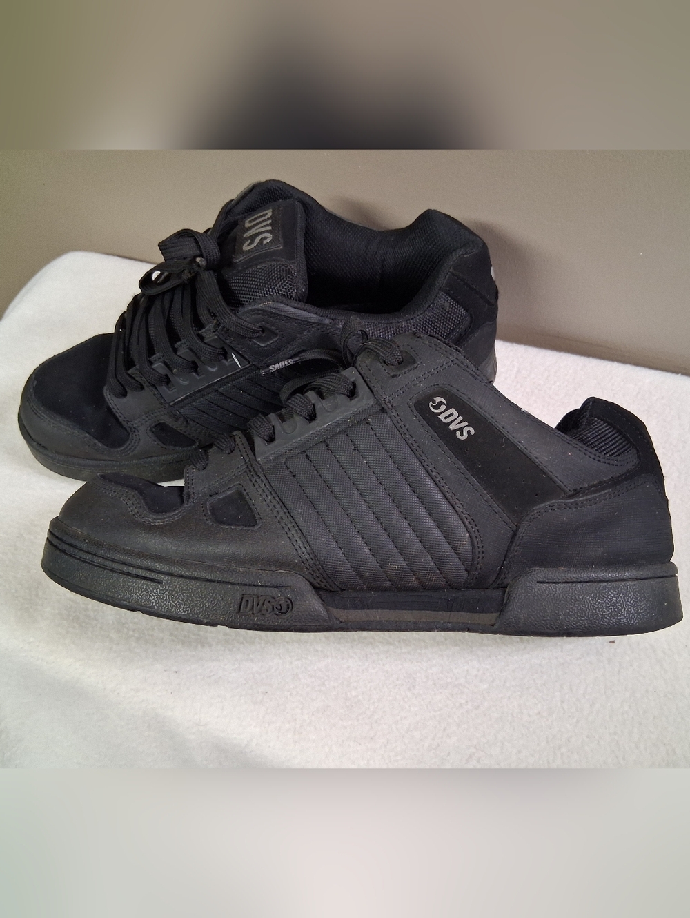 DVS Men's Black Low-Top Skate Sneakers